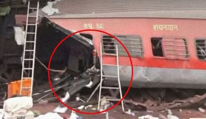 Odisha Train Accident: ट्रेन के फर्श को फाड़ते हुए छत में घुस गई पटरियां, इतना दर्दनाक था हादसा