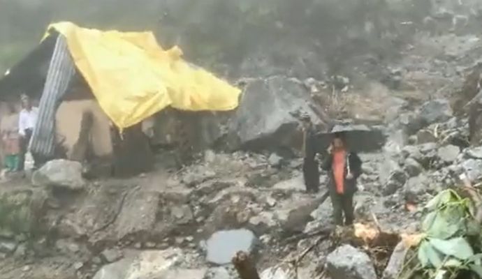 Himachal Cloudburst: हिमाचल प्रदेश में बारिश ने मचाई तबाही, शिमला में फटा बादल