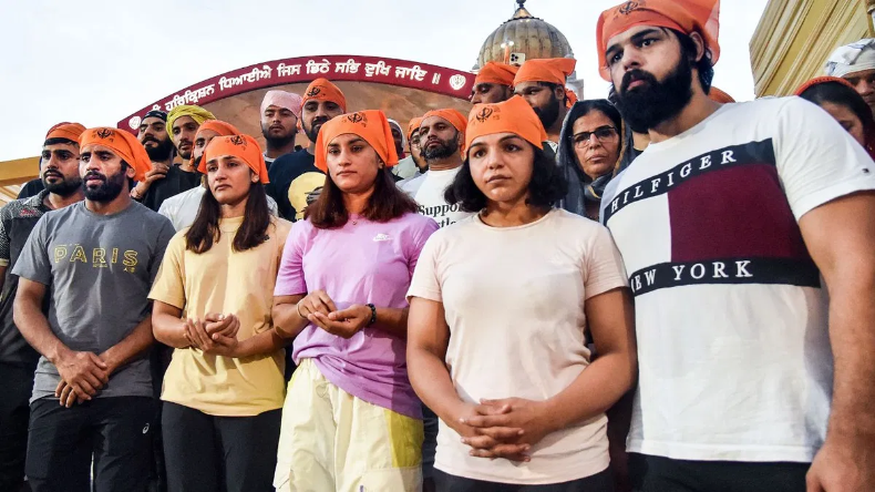 Wrestlers Protest: ‘नौकरी का डर नहीं… 10 सेकेंड में छोड़ देंगे’,प्रदर्शन समाप्त होने के दावे पर बोले पहलवान