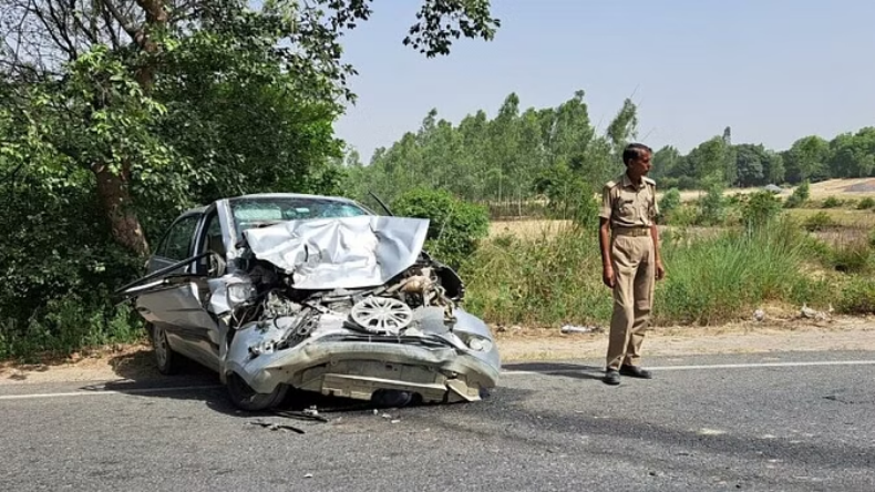 उत्तर प्रदेश: तेज रफ्तार डीसीएम ने कार को मारी टक्कर, हादसे में इंस्पेक्टर की मौत