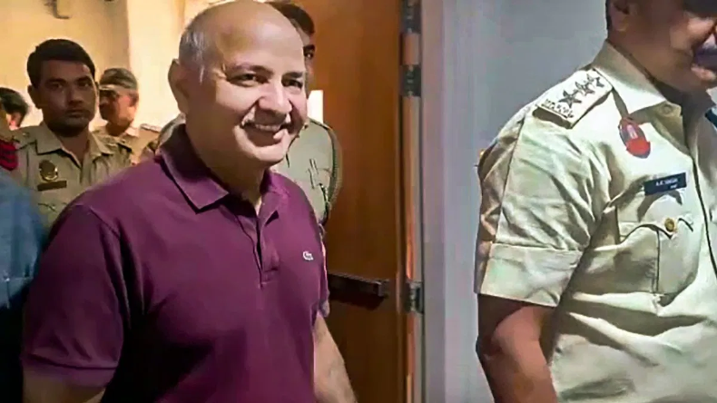 Manish Sisodia: मनीष सिसोदिया को कोर्ट से मिली राहत, बीमार पत्नी से कर सकते हैं मुलाकात