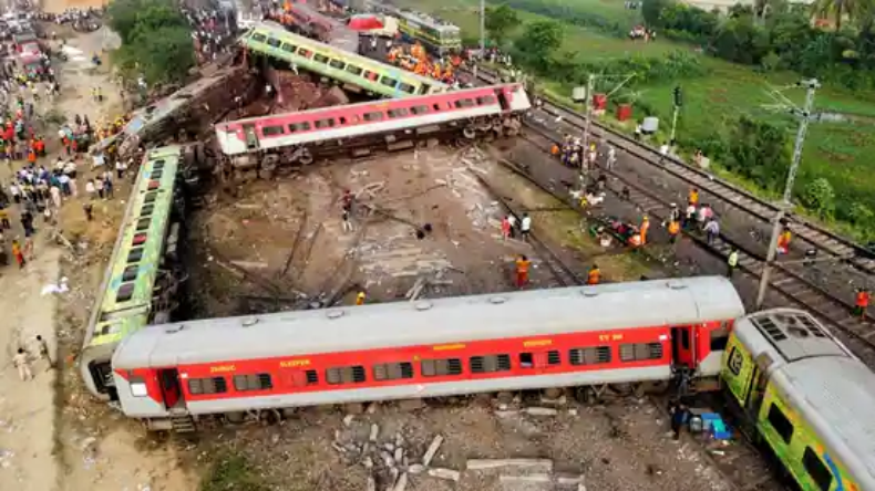 Odisha Train Accident: मरने वालों की तादाद 238 हुई, रेस्क्यू में जुटीं हैं NDRF-ODRAF की 12 टीमें