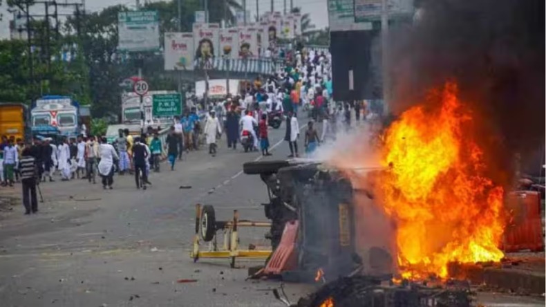 West Bengal Panchayat Election: पश्चिम बंगाल में हिंसा जारी, चुनाव आयोग दफ्तर के बाहर प्रदर्शन करेगी बीजेपी