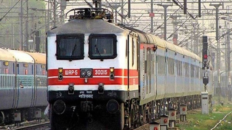 Indian Railways: रेल मंत्रालय ने शुरू की ट्रेन के कई क्लास में छूट की योजना, मूल किराए में 25% कमी