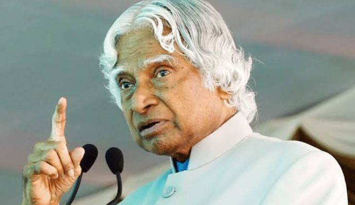 APJ Abdul Kalam: डॉ एपीजे अब्दुल कलाम की आठवीं पुण्यतिथि आज, जानिए रगों में जोश भरने वाले उनके 10 प्रेरणादायी विचार