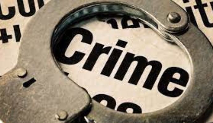 Ghaziabad Crime: सोशल मीडिया से दोस्ती कर लड़कियों का बनाते थे अश्लील वीडियो, पुलिस ने किया गिरफ्तार