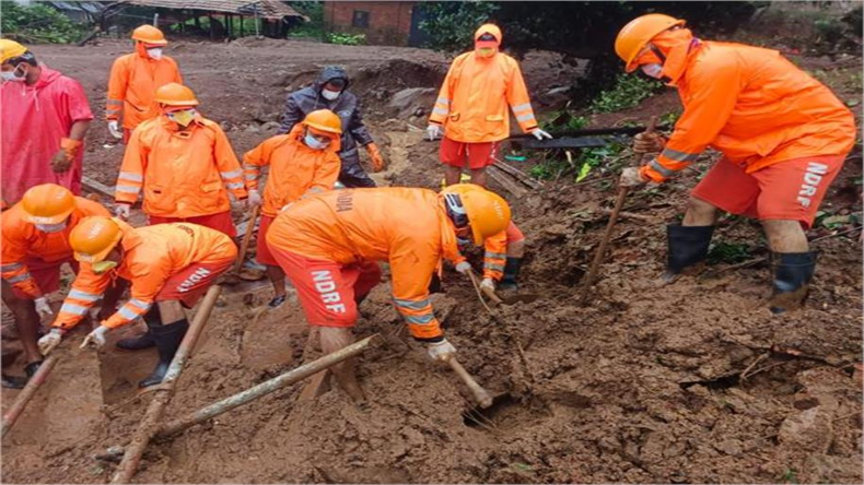 Maharashtra: लैंडस्लाइड से मरने वालों की संख्या में हुआ इजाफा, 25 शव बरामद