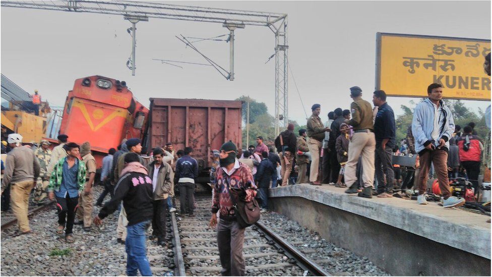 Andhra Pradesh Train Derail: आंध्र प्रदेश में दो ट्रेनों में टक्कर, 6 की मौत; कई घायल