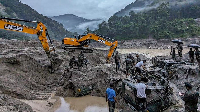 Sikkim: सिक्किम में बाढ़ से मृतकों की संख्या 26 हुई, 142 लोगों की अभी भी तलाश जारी