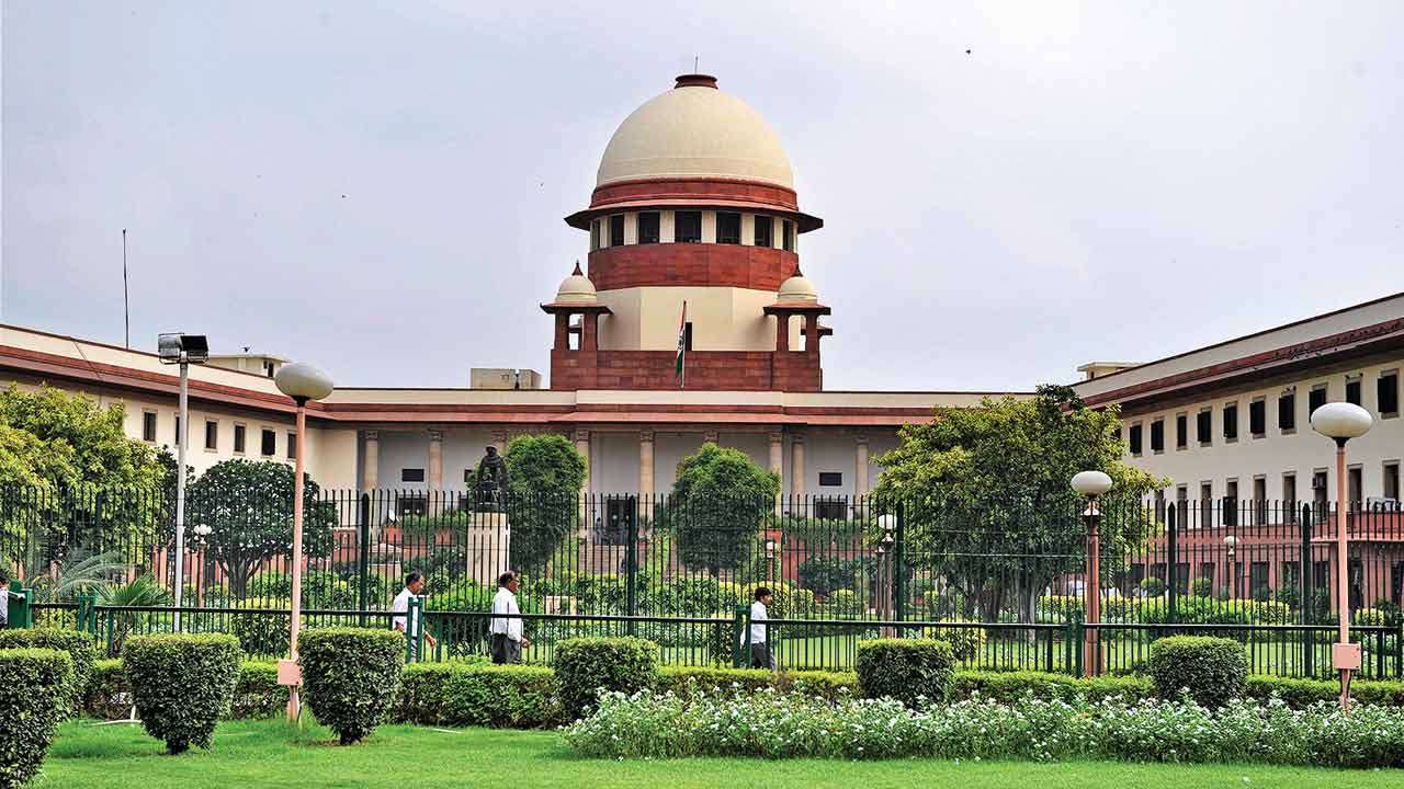 SUPREME COURT : स्कूलों में मुफ्त सैनिटरी पैड मामले की सुनवाई, सुप्रीम कोर्ट में टली