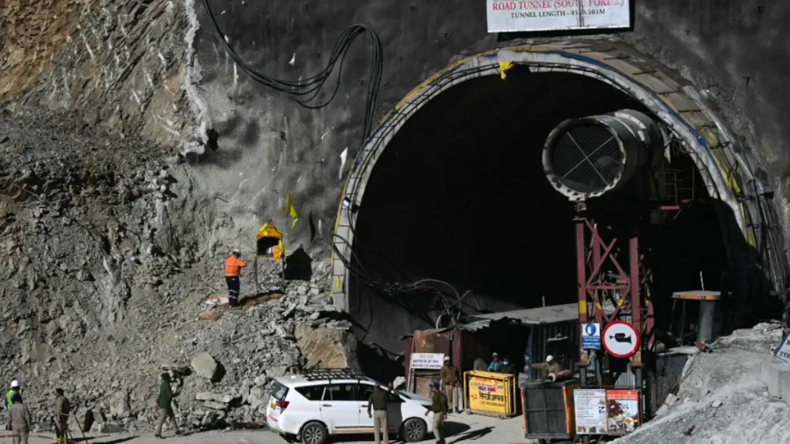 Uttarkashi Tunnel Rescue: उत्तरकाशी टनल रेस्क्यू में आई एक और बाधा, अभी लगेगा और समय