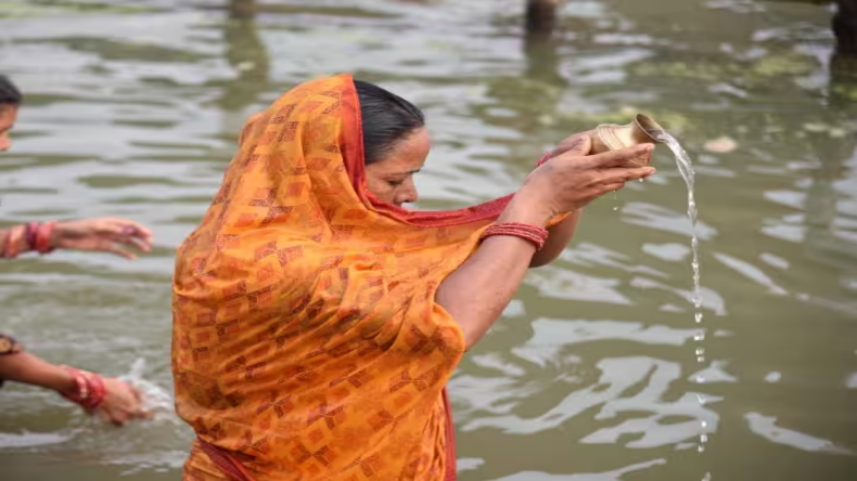 Chhath Puja 2023: दिल्ली में छठ पूजा के लिए अतिरिक्त पुलिस बल तैनात, हेल्पलाइन भी शुरू