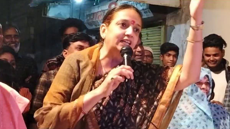 Rajasthan: राजस्थान में दिखा चुनाव प्रचार का अजीबो-गरीब तरीका, प्रत्याशी ससुर को बहू ने कहा बूढ़ा शेर