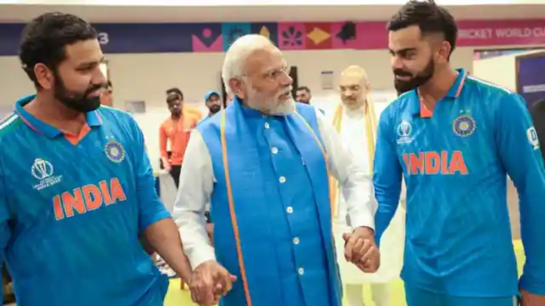 World Cup 2023: फाइनल में इंडिया की हार के बाद ड्रेसिंग रूम में पहुंचे PM मोदी, फिर जो किया…