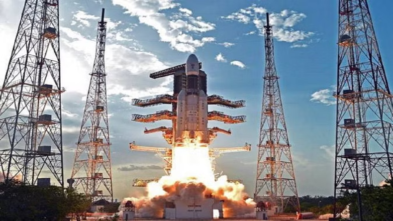 Space Mission :  चंद्रयान-3 सिर्फ एक शुरुआत, केंद्रीय मंत्री का बड़ा बयान 2040 तक इंसान होगा चांद पर