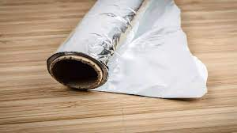 Aluminium Foil: अगर आप भी एल्युमिनियम फॉयल में पैक करते हैं खाना तो हो जाएं सावधान, जानें एक्सपर्ट्स ने क्या कहा?