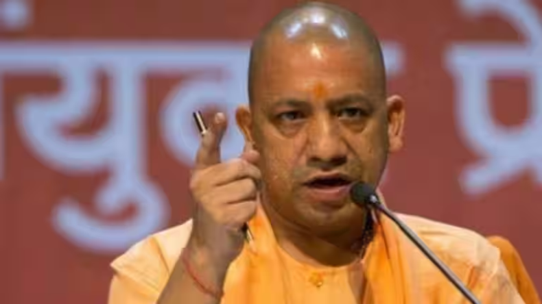 CM Yogi: डीएम ने पहले वरिष्ठ भाजपा नेताओं को सीएम योगी से मिलने बुलाया, फिर भगाया, नाराज नेताओं ने लौटाए चाय के पैसे