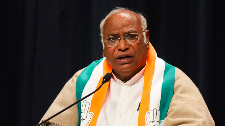 Mallikarjun Kharge on J&K: ‘जम्मू-कश्मीर को पूर्ण राज्य का दर्जा मिले’, बैठक के बाद बोले मल्लिकार्जुन खड़गे