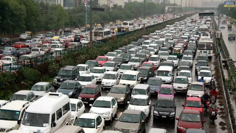 Good News: अब नए साल में बिना रोक टोक दिल्ली में चला सकते हैं Diesel Car, इन बातों का रखें ध्यान