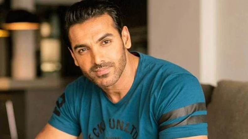 John Abraham: जॉन अब्राहम ने मुंबई के खार में लिया शानदार बंगला, जानें कितने का हुआ है सौदा