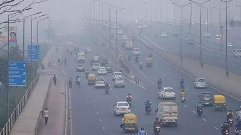 Air Pollution: दिल्ली की हवा खराब श्रेणी में, अगले तीन दिनों तक राहत की उम्मीद नहीं