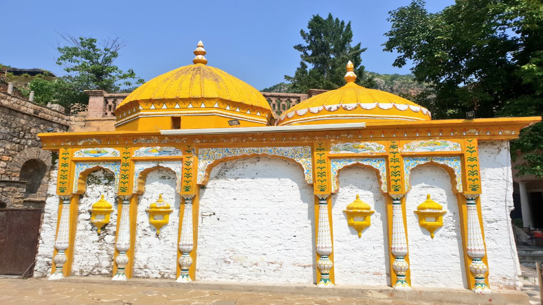 Ram Mandir: पड़ोसी मुल्क में भगवान राम का प्राचीन मंदिर है, जानें किसने बनवाया था?