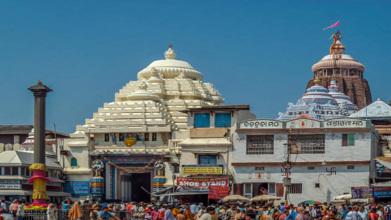 Jagannath Temple: जगन्नाथ मंदिर में अगर गए जींस-स्कर्ट पहन के तो निकाल दिए जाएंगे, जानें मंदिर प्रशासन क्या कहा?