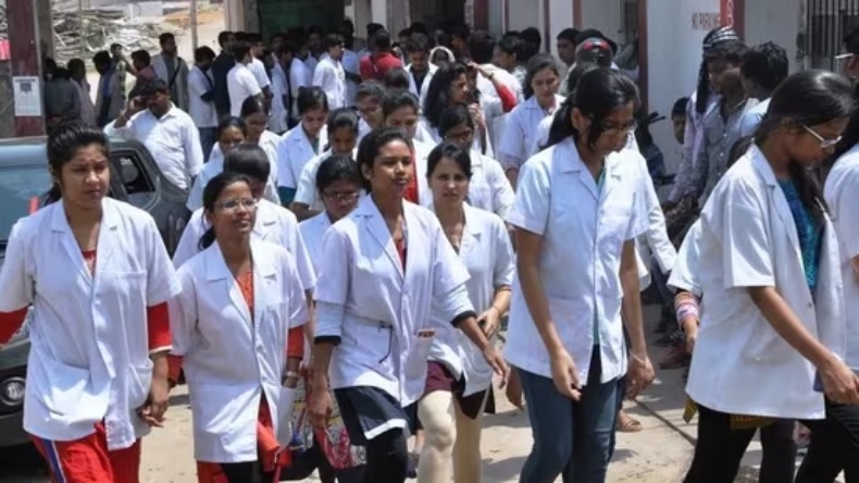 Government Medical Colleges: स्टूडेंट्स MBBS के लिए किन कॉलेजों को करते हैं सबसे ज्यादा पसंद