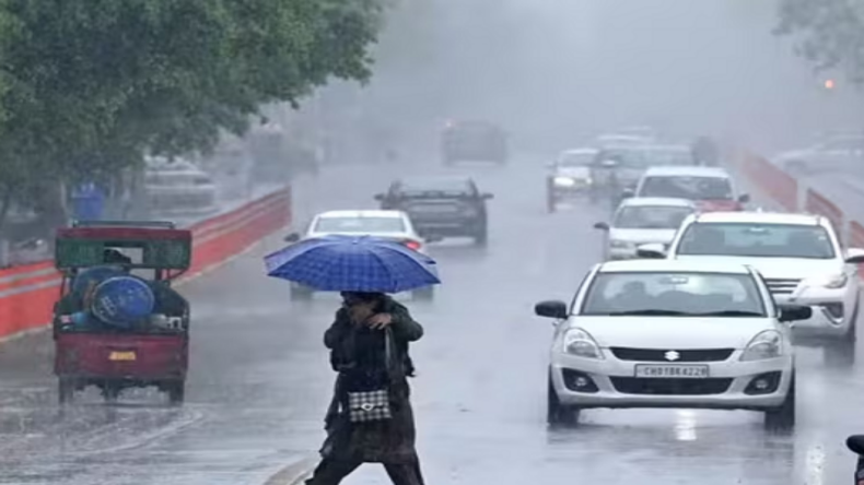 Weather Update: पहाड़ी इलाकों में बर्फबारी, दिल्ली में आंधी – बिजली के साथ बारिश की संभावना