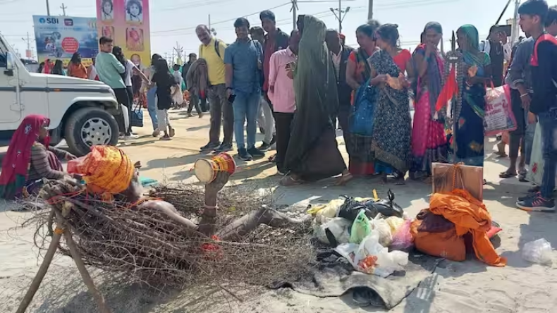 प्रयागराज: 33 सालों से कांटों पर लेटे हुए हैं यह बाबा, जानें क्यों कर रहे हैं ऐसा