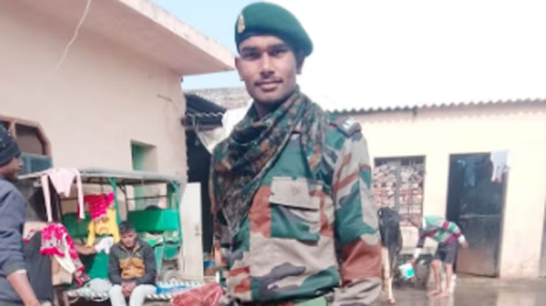 Fake Soldier: रुड़की में पकड़ा गया फर्जी फौजी, ऐसे ऐंठ रहा था पैसे