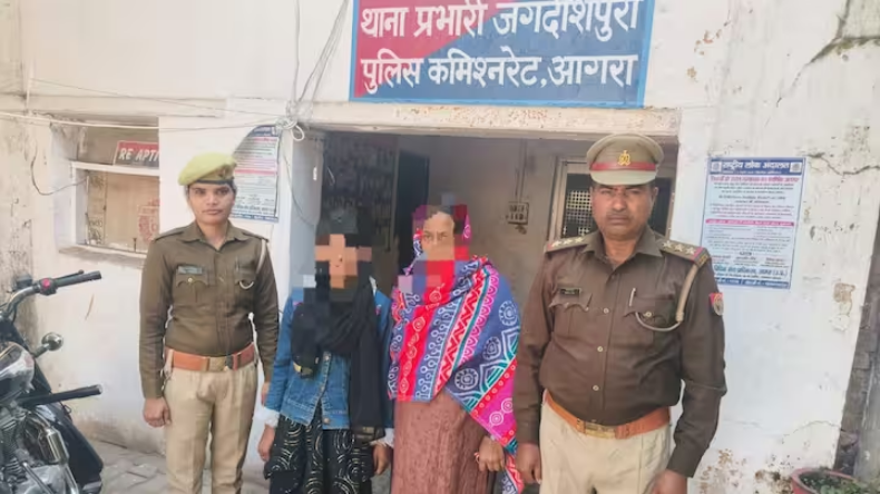 उत्तर प्रदेश: आगरा पुलिस ने 18 वर्षीय लापता किशोरी को राजस्थान से ढूंढा, परिवार को सौंपा