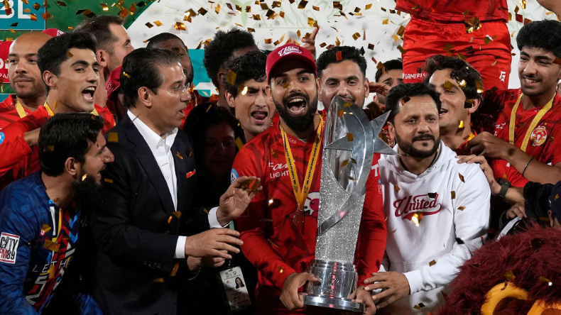 PSL Final 2024: इस्लामाबाद यूनाइटेड ने तीसरी बार जीता खिताब, आखिरी दो गेंद पर थम गईं थीं सांसें