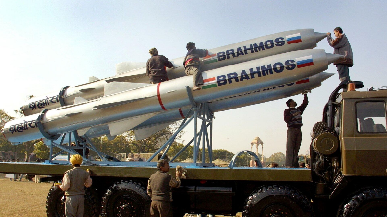 BrahMos Missile Misfire: गलती से गिरी थी पाकिस्तान पर मिसाइल, वायु सेना ने कोर्ट में किया खुलासा