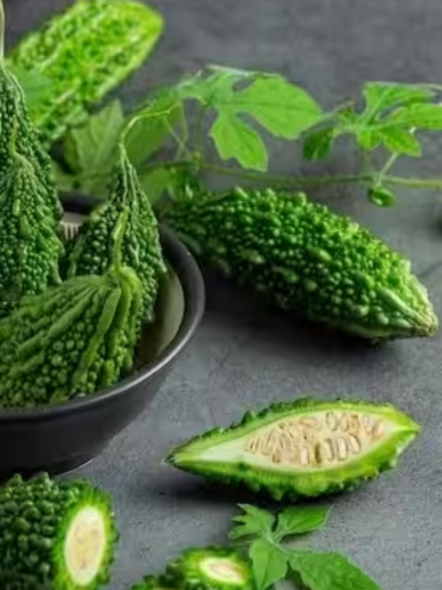 Karela Dishes: करेले की इन टेस्टी डिशेज को ज़रूर करें घर पर ट्राई