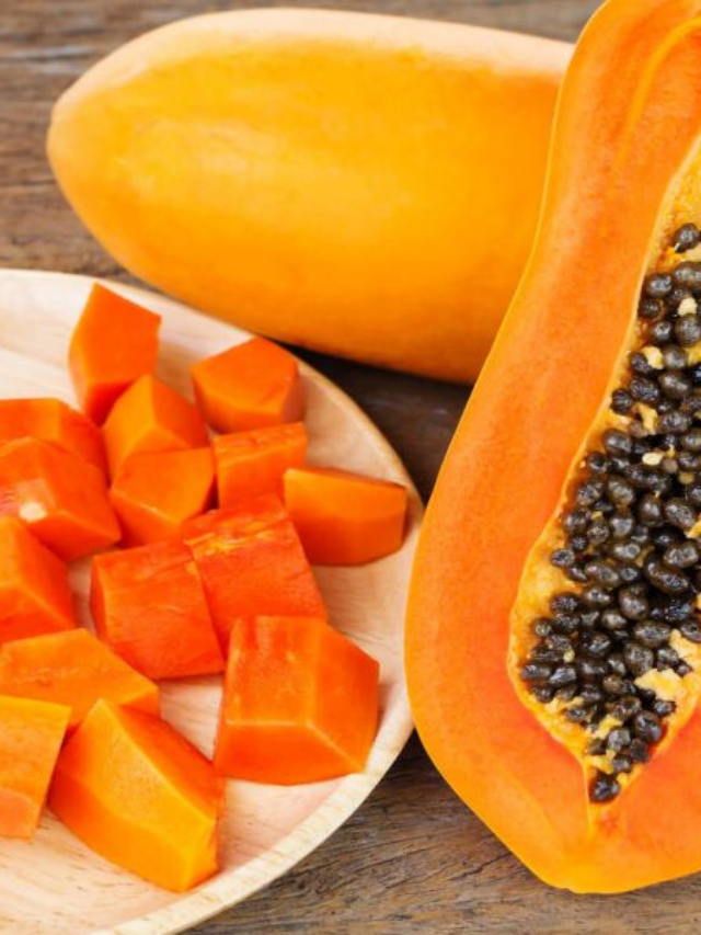 Papaya Benefits: सुबह खाली पेट पपीता खाने से मिल सकते हैं ये फायदे