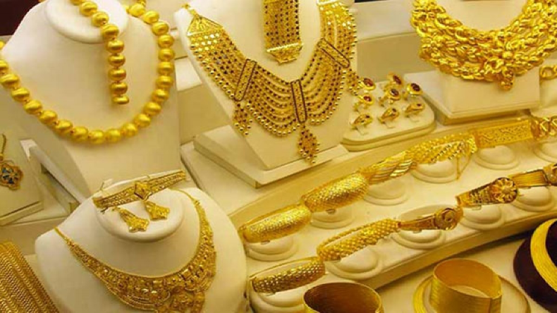 Gold Silver Price: सोने में 50 रुपये की गिरावट, चांदी ने मारी 430 रुपये की छलांग