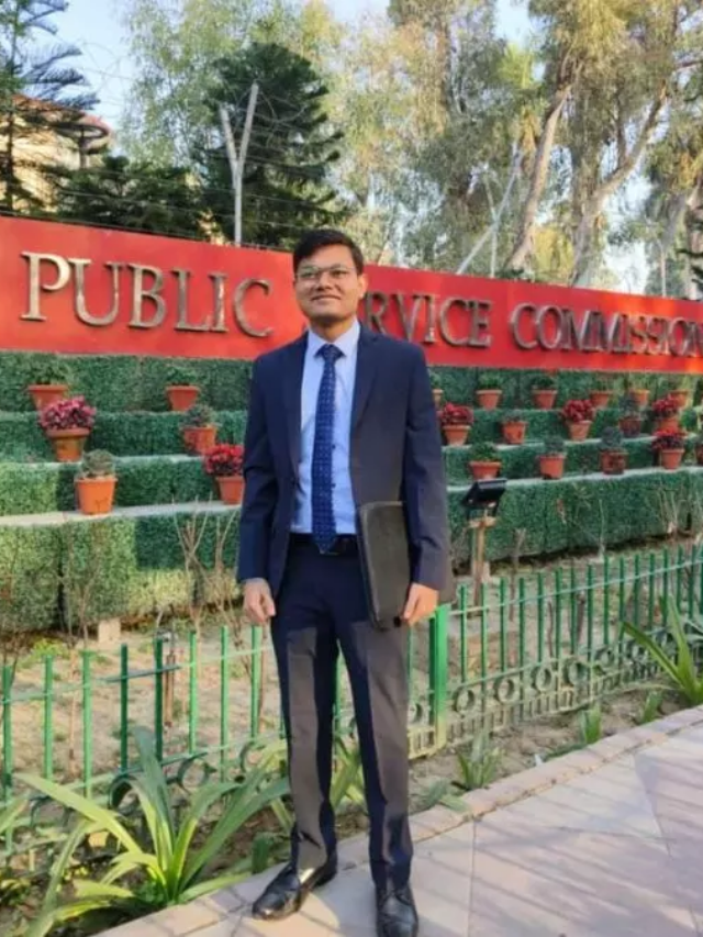 भैंस के तबेले में रहने वाले ने फोड़ डाला UPSC