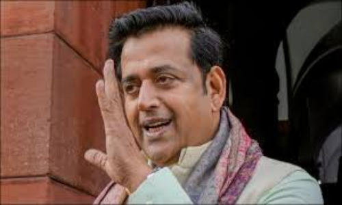 Ravi Kishan: गोरखपुर से बीजेपी के लोकसभा प्रत्याशी रवि किशन के जीत का गाना हुआ वायरल, लोगों ने दिया आशीर्वाद