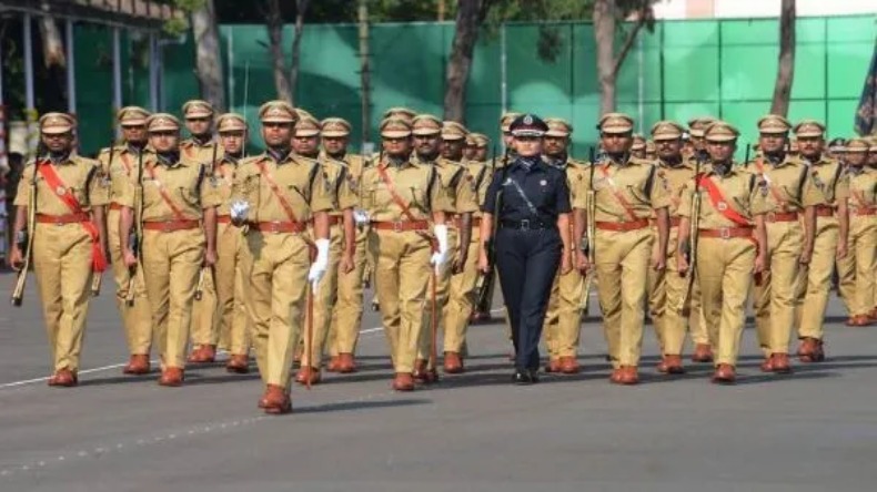 उत्तर प्रदेश में 16 IPS अफसरों के तबादले, इन जगहों के पुलिस कमिश्नर भी हटाए गये