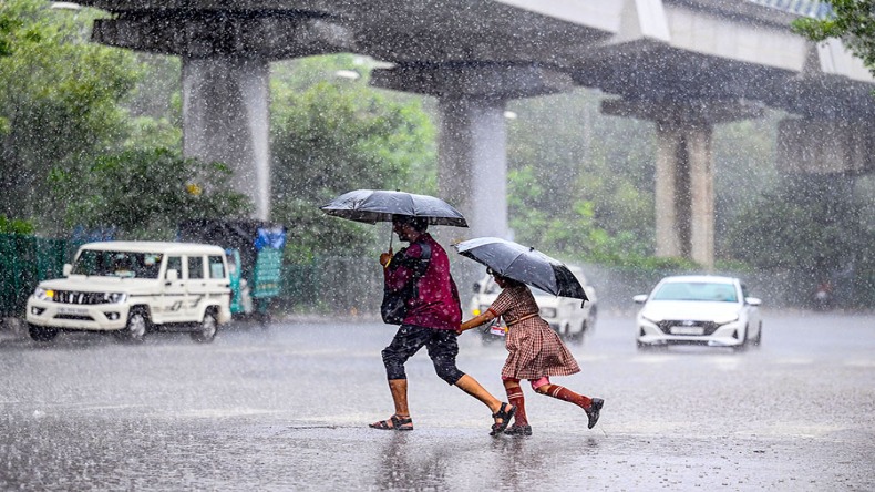 Monsoon in India: दिल्ली-NCR में गर्मी से राहत, जानें अन्य राज्यों में कैसा रहेगा मौसम