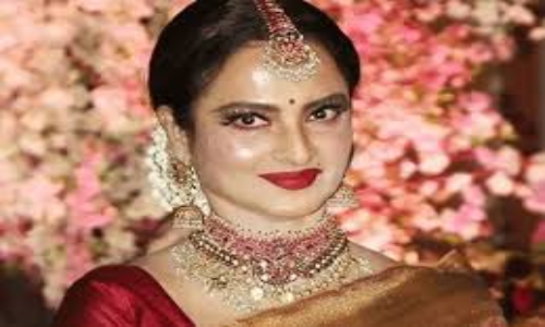 Rekha: सलामें इश्क गाने पर एक्ट्रेस कर रही थीं डांस, रेखा ने आते ही ऐसे दिए एक्प्रेशन कि शिल्पा हो गईं साइड