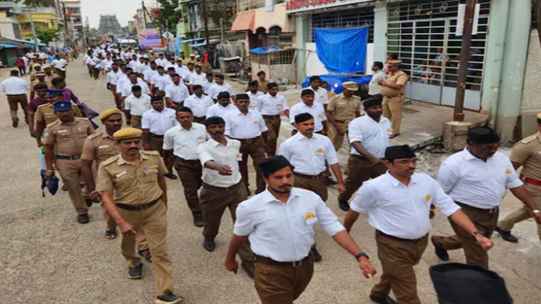 अब RSS की गतिविधियों में शामिल हो सकेंगे सरकारी अधिकारी, iTV सर्वे में लोग बोले- निष्पक्षता पर…