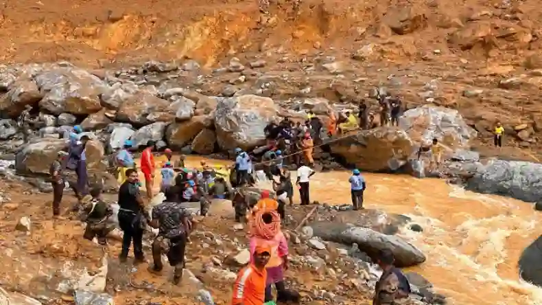 केरल लैंडस्लाइड पीड़ितों को राहत, इंश्योरेंस कंपनियों को क्लेम सेटलमेंट में तेजी लाने के निर्देश