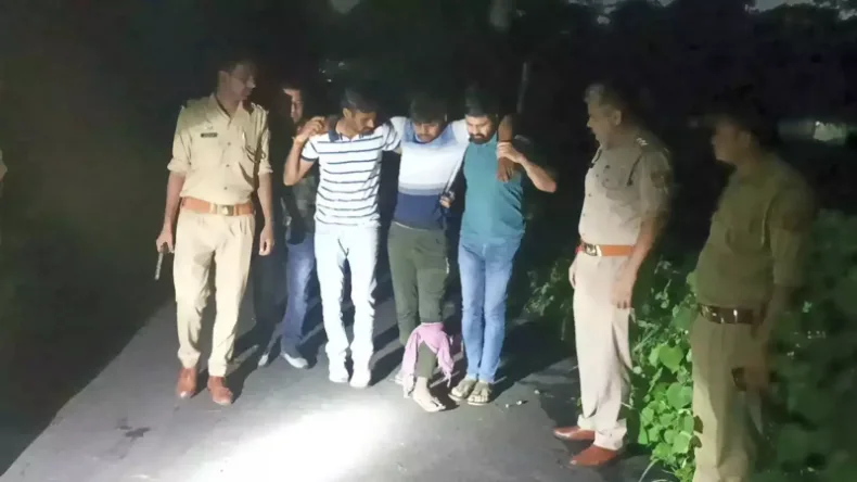 नोएडा में ऑटो चालक ने की CNG के बहाने युवती से की रेप की कोशिश, पुलिस ने मार दी गोली