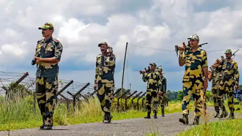 बांग्लादेश की सेना कितनी ताकतवर, क्या भारत से कर सकती है मुकाबला? जानें ताजा हालात