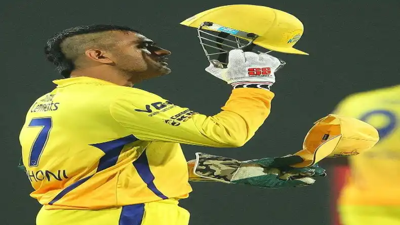 एमएस धोनी का दिल छू लेने वाला फैसला: CSK के लिए कम की अपनी सैलरी