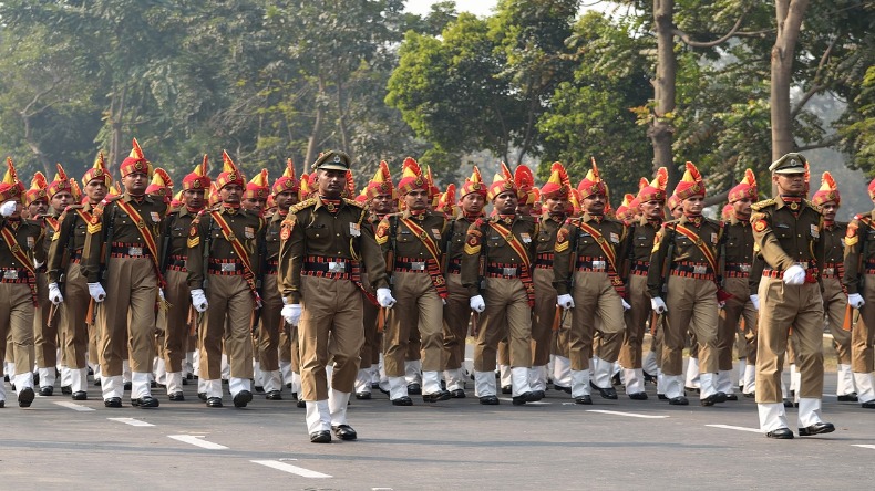 सिपाही भर्ती में फिजिकल टेस्ट के दौरान 10 अभ्यर्थियों की मौत, कॉमर्शियल एलपीजी सिलेंडर की कीमतों में भारी बढ़ोतरी