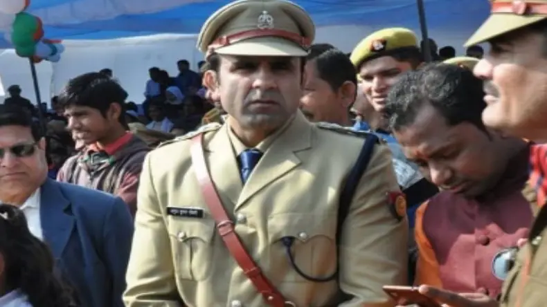 मरने के लिए पुलिस में आया हूं क्या? संभल CO बोले- हजारों की भीड़ में आकर जाहिल गोली मारे दें और हम आत्मरक्षा भी न करें