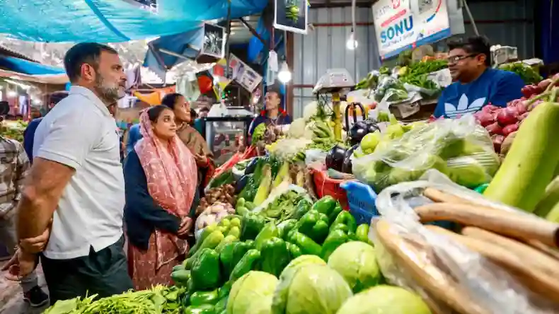 Rahul Gandhi in Kalka ji Sabzi Mandi